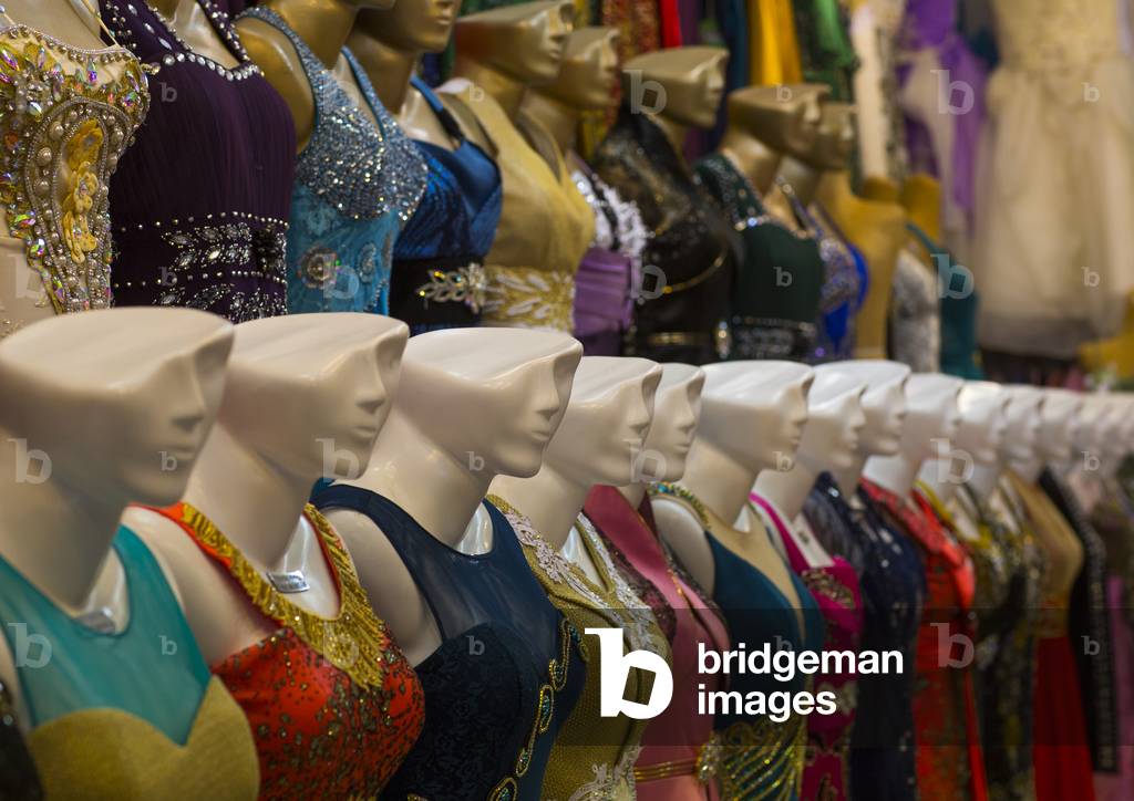 Mannequins with heads hald cut in the bazaar, Isfahan province, Isfahan, Iran (photo)