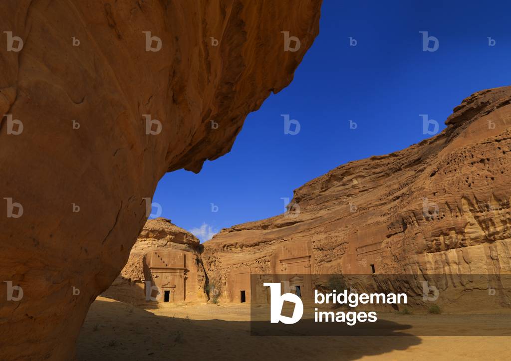 Madain Saleh Archaeologic Site, Saudi Arabia (photo)
