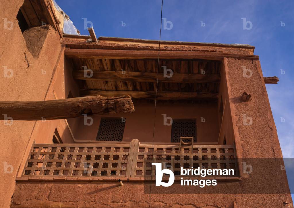 Ancient Building with Balcony in Zoroastrian Village, Isfahan Province, Abyaneh, Iran (photo)
