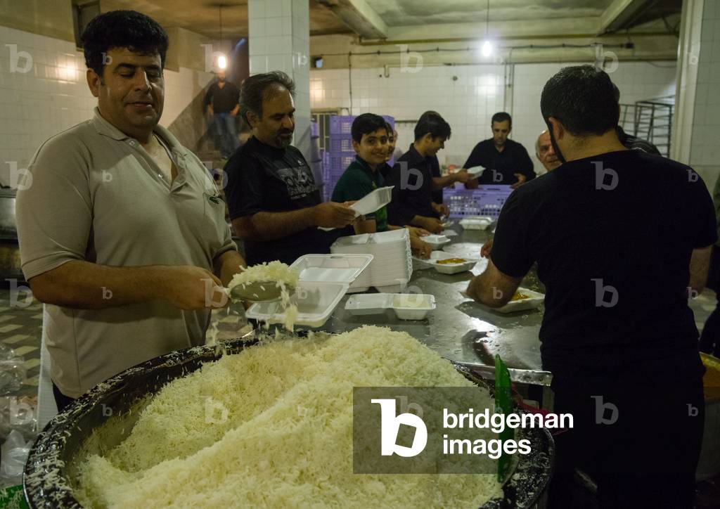 Iranian Shiite Muslim Cookers Preparing Nazri Charity Food during Muharram before Ashura Celebrations, Isfahan Province, Kashan, Iran (photo)