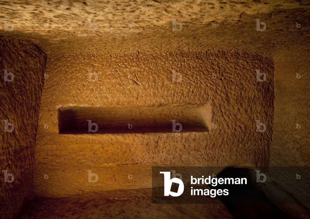 Madain Saleh Archaeologic Site, Saudi Arabia (photo)
