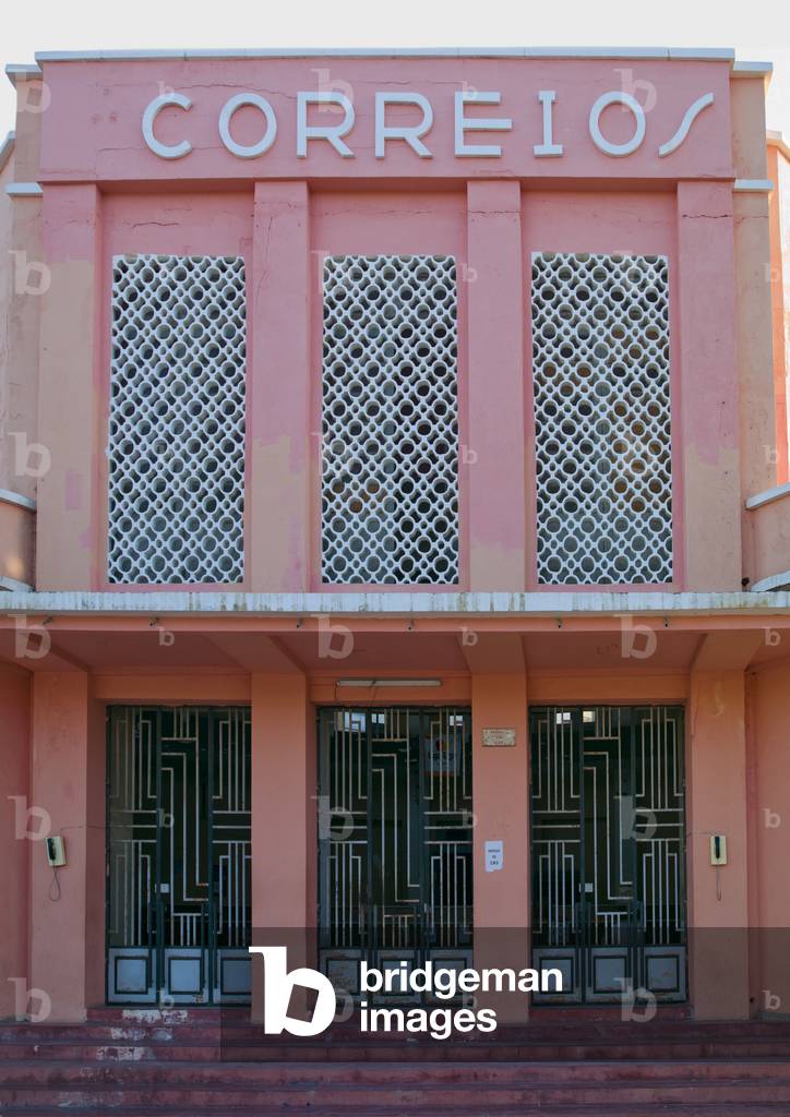 Post Office in Lobito, Angola, Africa (photo)