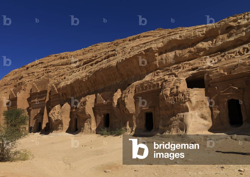 Madain Saleh Archaeologic Site, Saudi Arabia (photo)