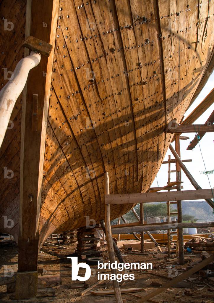 Traditional Ships Called Lenj Being Built, Qeshm Island, Salakh, Iran, 2015 (photo)