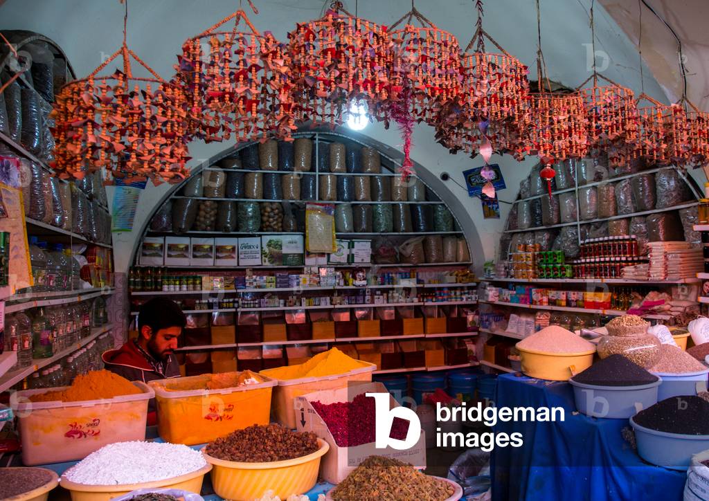 Ganjali Bazaar, Central County, Kerman, Iran, 2016 (photo)