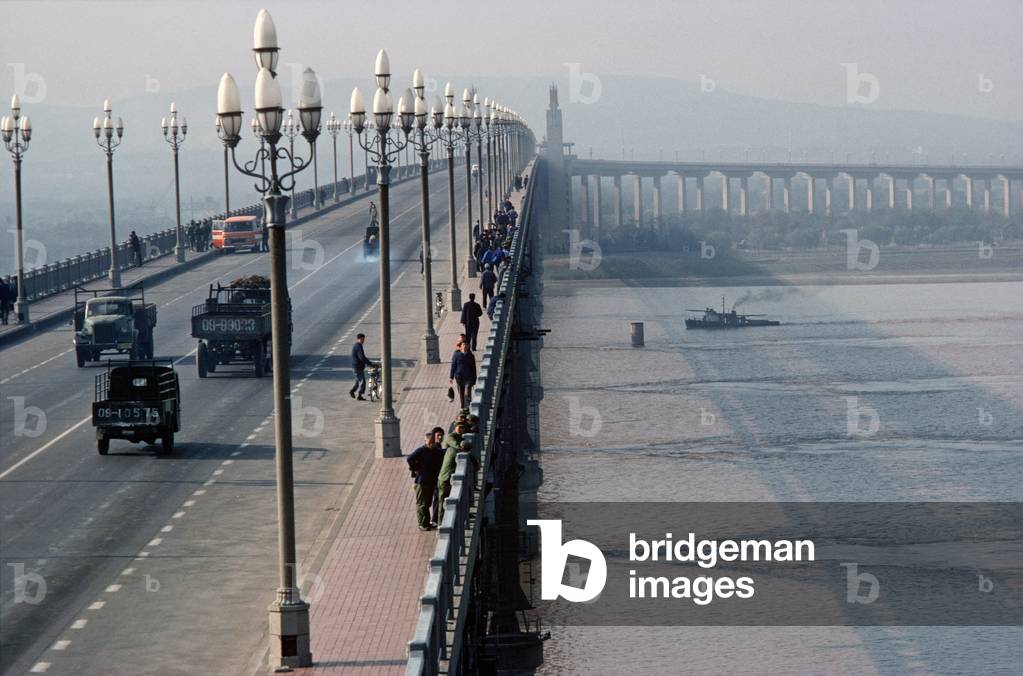 Yangtze River Bridge, Wuhan, China., 1979 (photo)