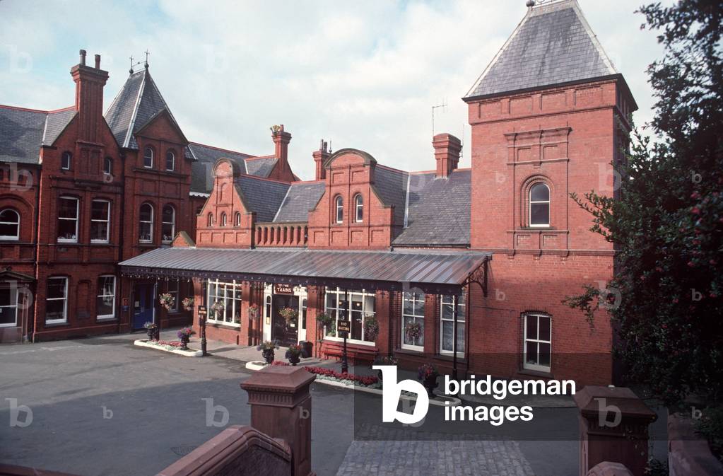 Douglas Railway Station on the Isle of Man Railway, 1991 (photo)