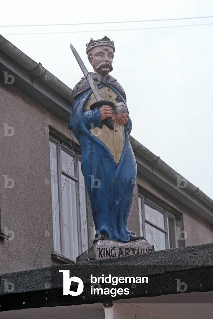 Effigy of King Arthur in Tintagel, North Cornwall, England, UK (photo)