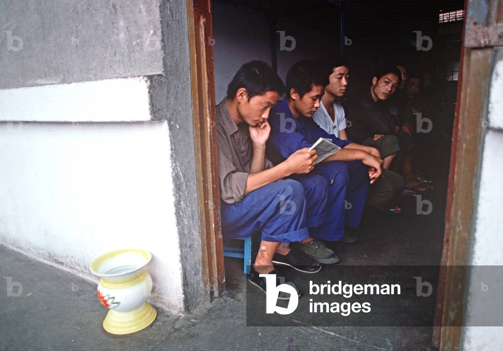 Chinese youth prisoners in Chengdu Youth Detention Center, China, 1985 (photo)