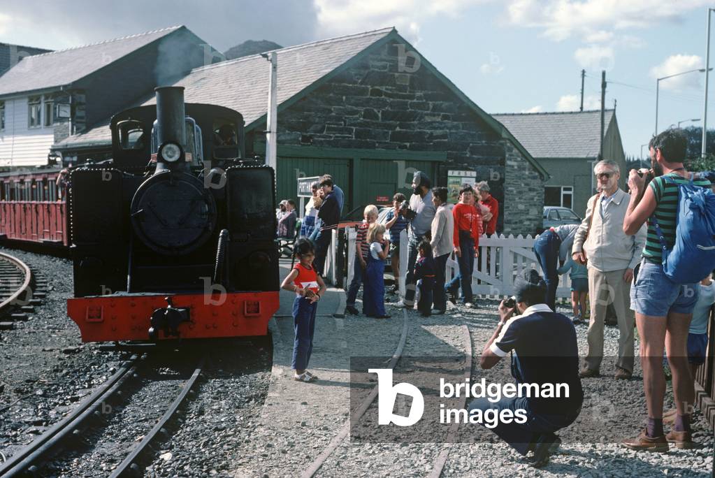 Holiday makers photographing the steam locomotives, North Wales, 1990 (photo)