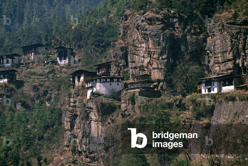 Cliff side Dzongs, Buddhist monasteries, Bhutan, Himalayas (photo)