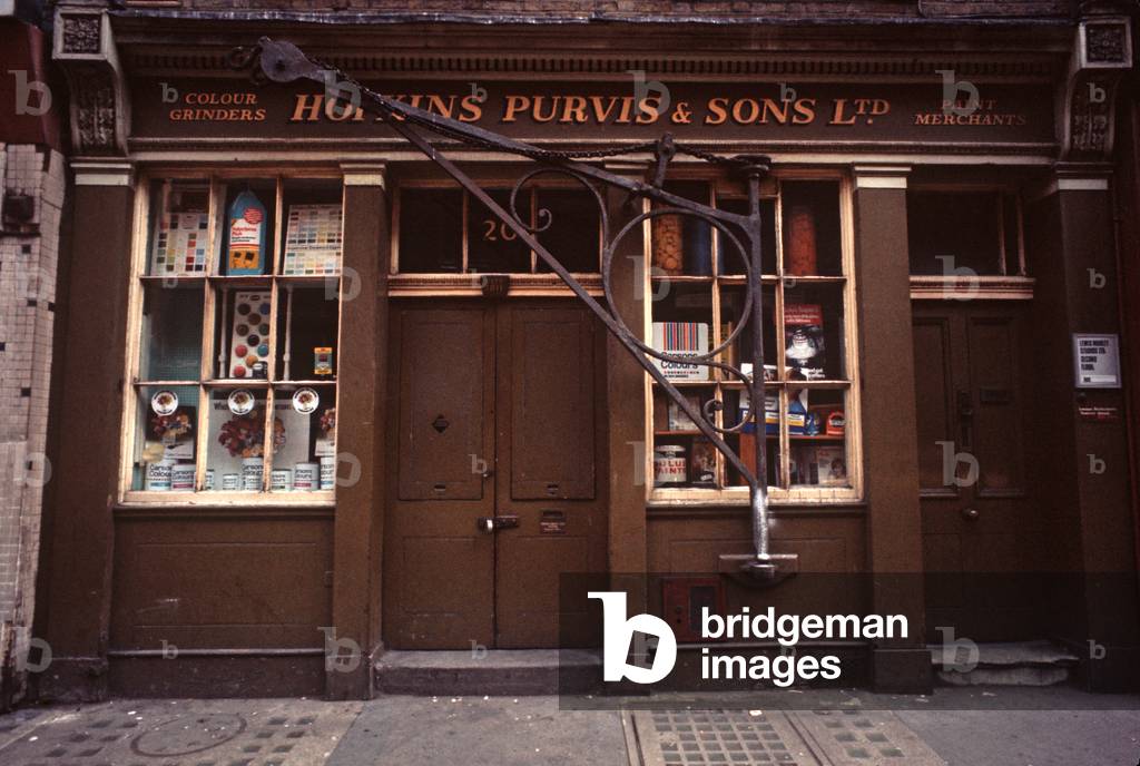 Rope and pulley lift outside Hopkins Purvis and Sons, Paint Merchant, Soho, London, UK, 1972 (photo)