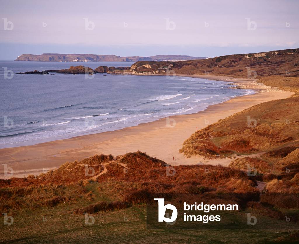Whitepark Bay, with Rathlin Island in background, North Antrim coast, Causeway Coast, Northern Ireland (photo)