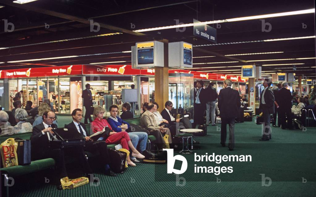 HM CUSTOMS & EXCISE. HEATHROW AIRPORT. 1980s
