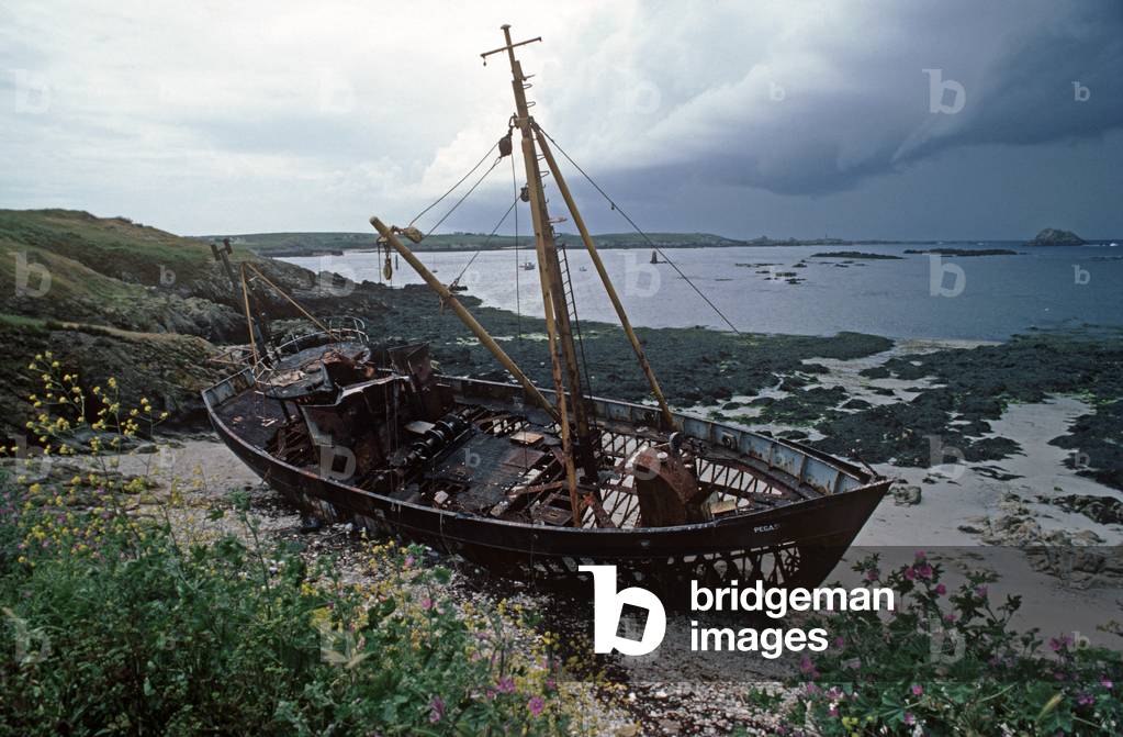 Shipwreck on the Island of Ushant coast, Brittany, France (photo)