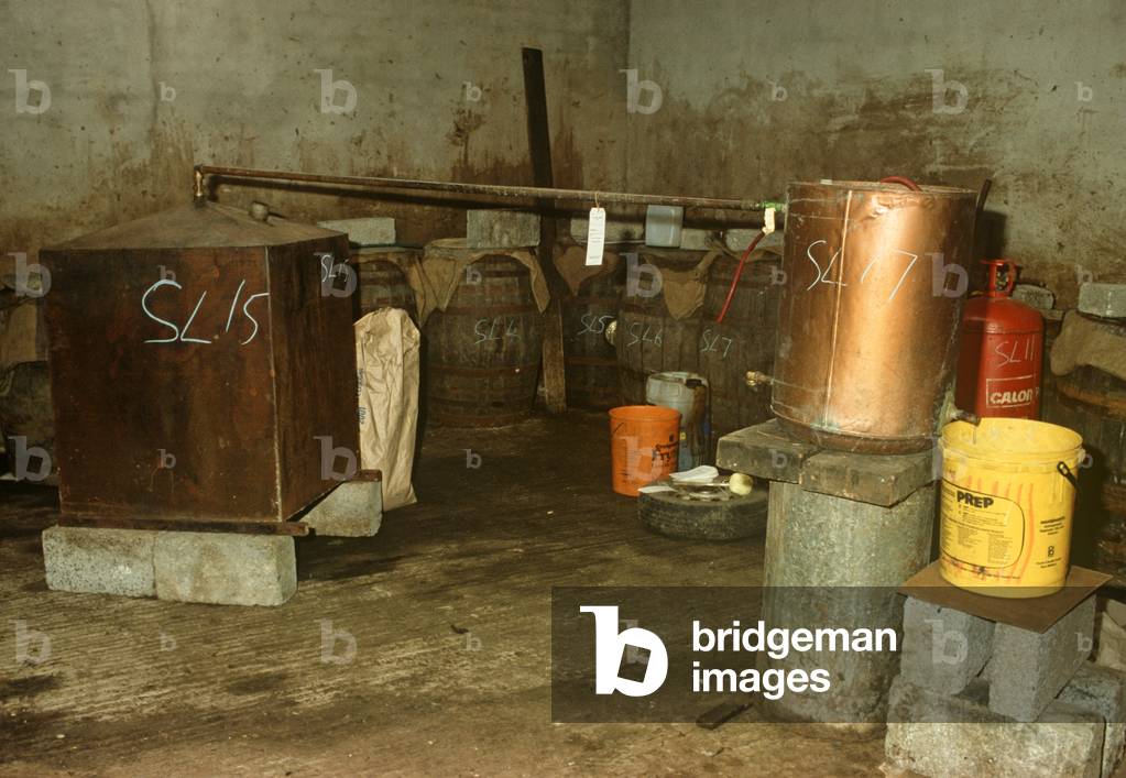 ILLEGAL DISTILLING OF POTCHEEN, POTEEN, IRELAND, 1980s