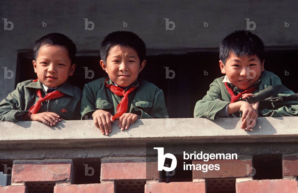 Schoolchildren in Hung-Chiao commune, near Shanghai, China, 1979 (photo)