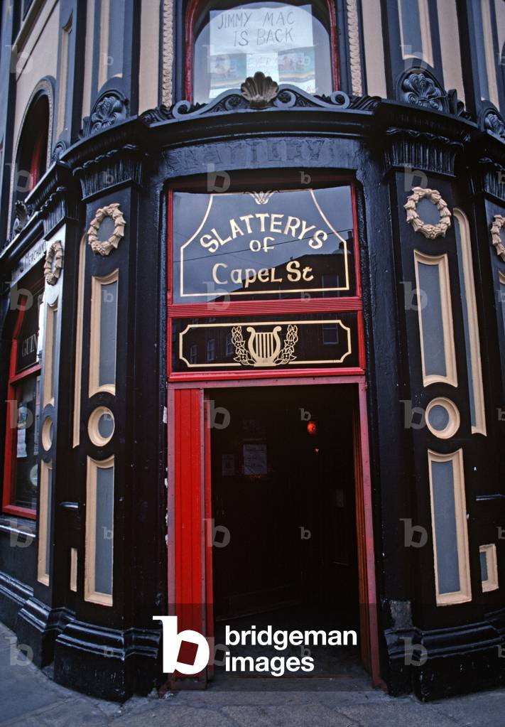 Slattery's of Capel Street, Dublin, Referred in James Joyce 'Ulysses', Ireland (photo)