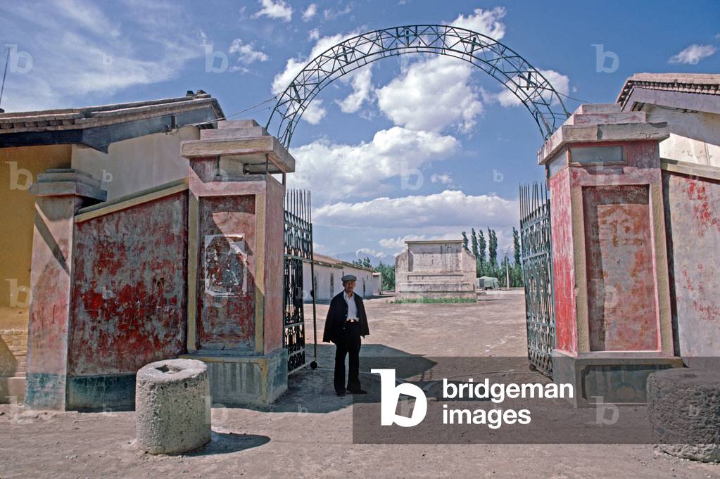 Courtyard in Turpan, Xinjiang Province, China, 1985 (photo)
