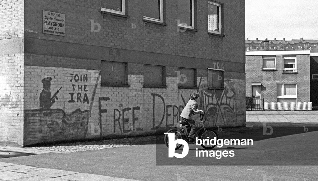 THE TROUBLES, DERRY, LONDONDERRY IN THE 70s