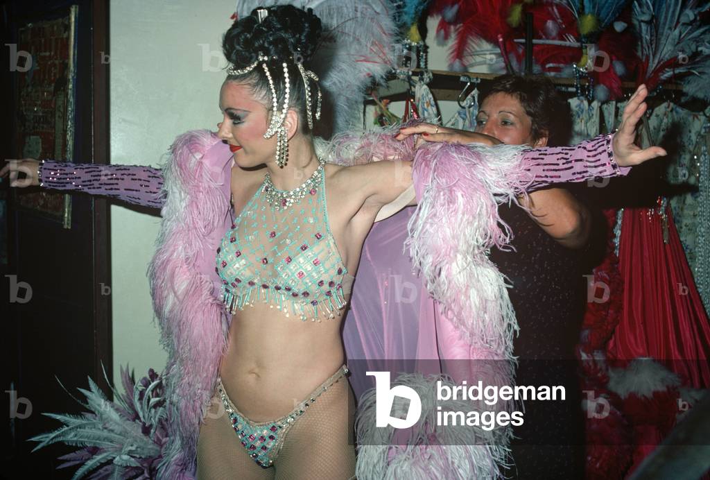 Show girls, dancers, backstage of the Moulin Rouge Cabaret, Clichy, Paris, France (photo)
