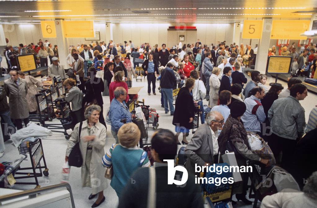 HM CUSTOMS & EXCISE. HEATHROW AIRPORT. 1980s