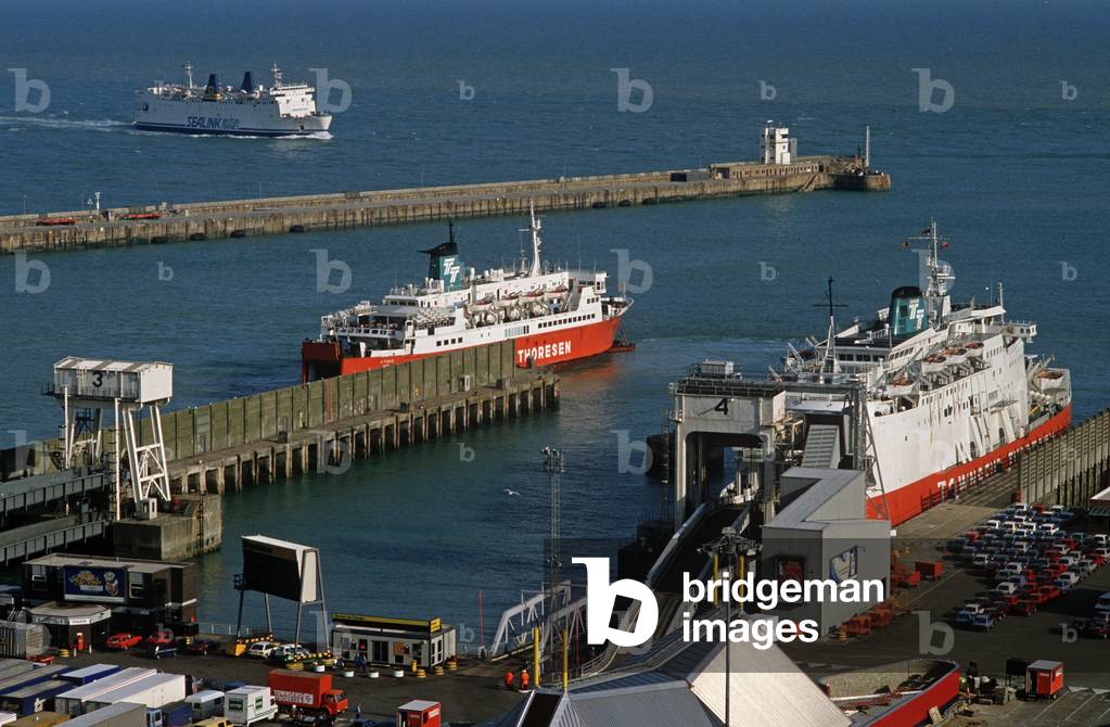 HM CUSTOMS & EXCISE, PORT OF DOVER, 1980s