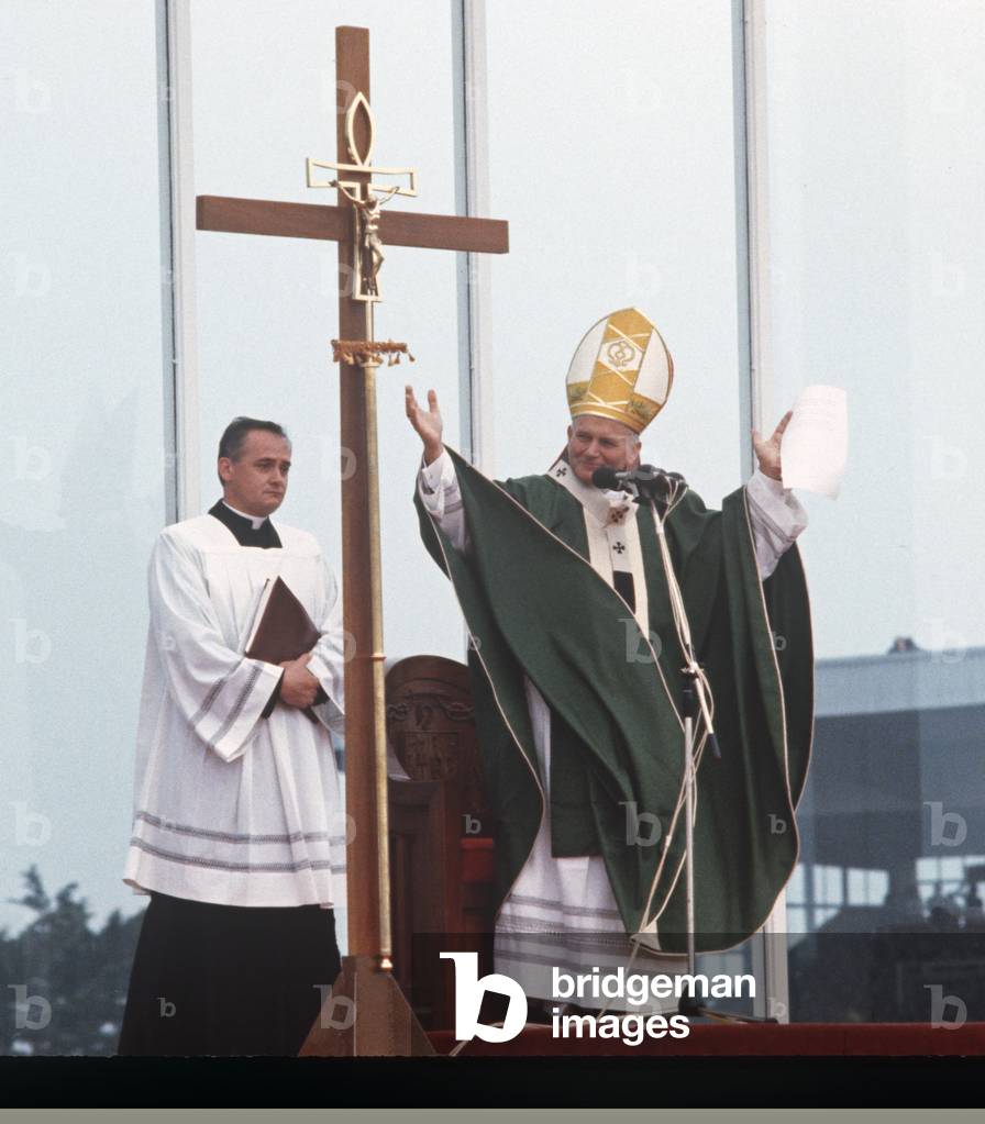 Pope John Paul on his visit to Ireland, 1979 (photo)