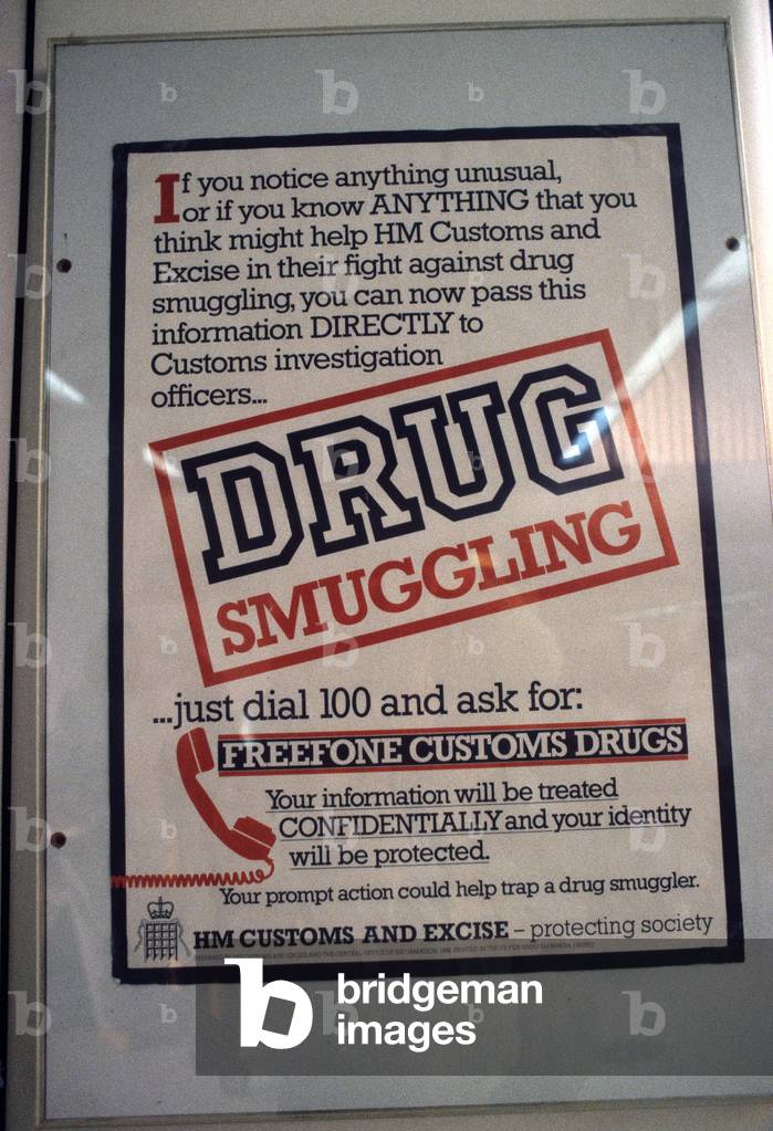 HM CUSTOMS & EXCISE. HEATHROW AIRPORT. 1980s