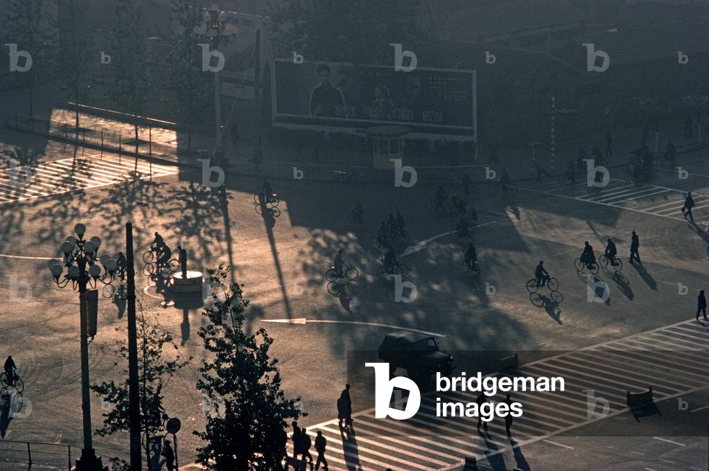 Misty street junction in Beijing, China, 1979 (photo)