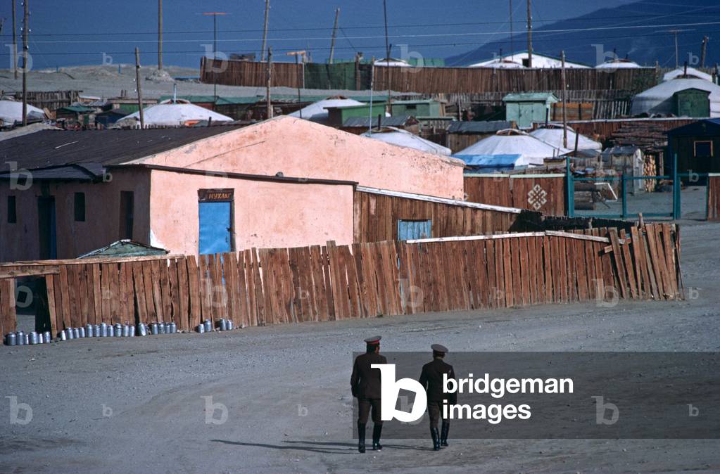 Yurt village in Gobi-Altai, Gobi Desert, Mongolia, Asia