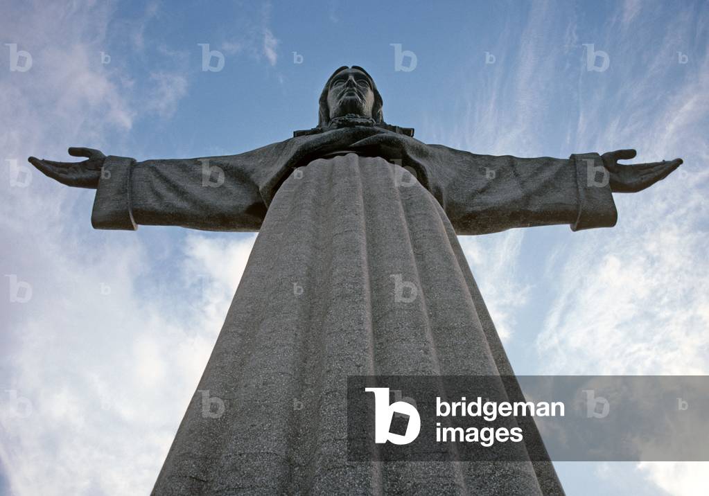 Statue of Christ the King, Lisbon, Portugal (photo)