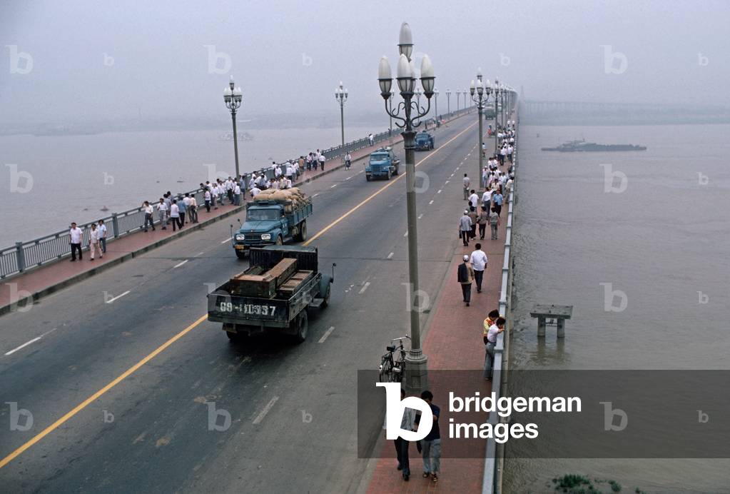 Yangtze River Bridge, Nanjing, Jiangsu Province, China (photo)
