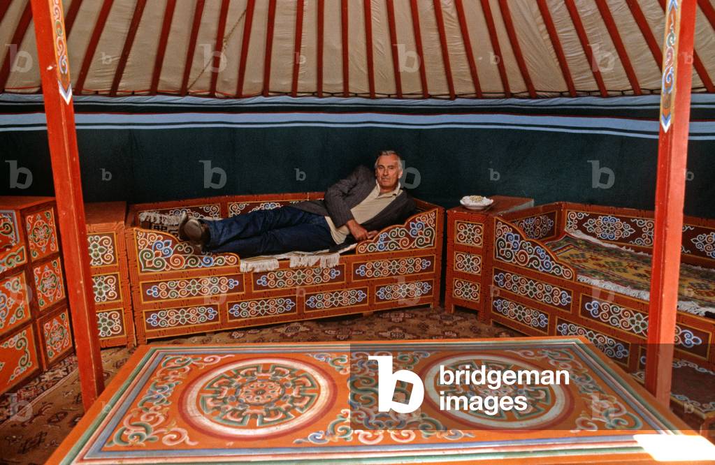 Gore Vidal in a Mongolian Yurt, Gobi Desert, Mongolia, 1982 (photo)