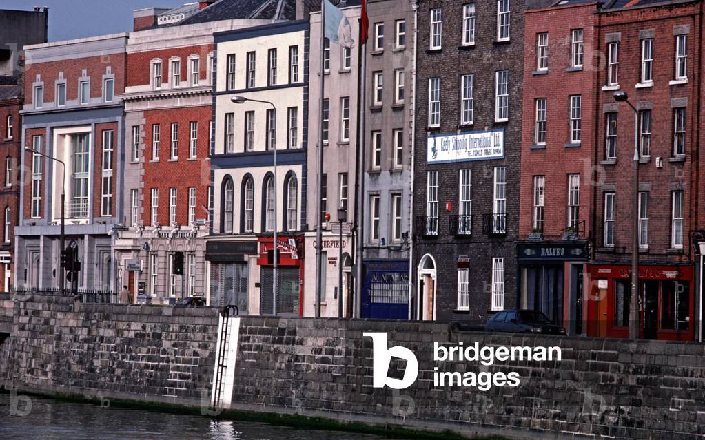 River Liffey and The Quays, referred to by James Joyce in 'Dubliners', Dublin, Ireland (photo)