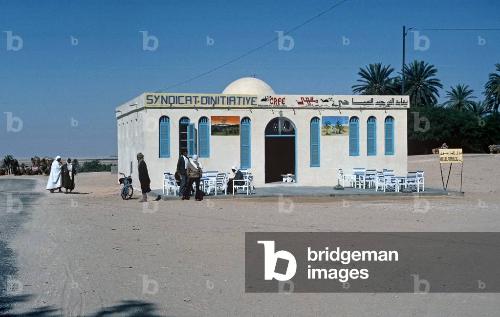 Cafe on edge of Sahara, South Tunisia, North Africa (photo)
