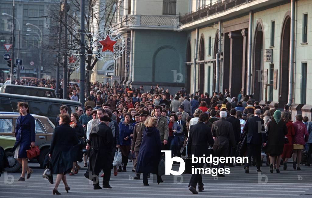 Rush hour commuters, Moscow, Russia (photo)