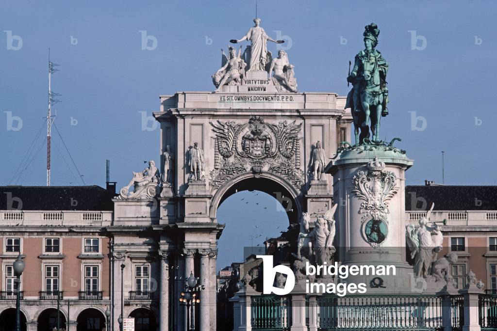 Statue of the 18th Century King of Portugal and the Algarves, Don Jose the First, Commerce Square, City of Lisbon, Portugal (photo)