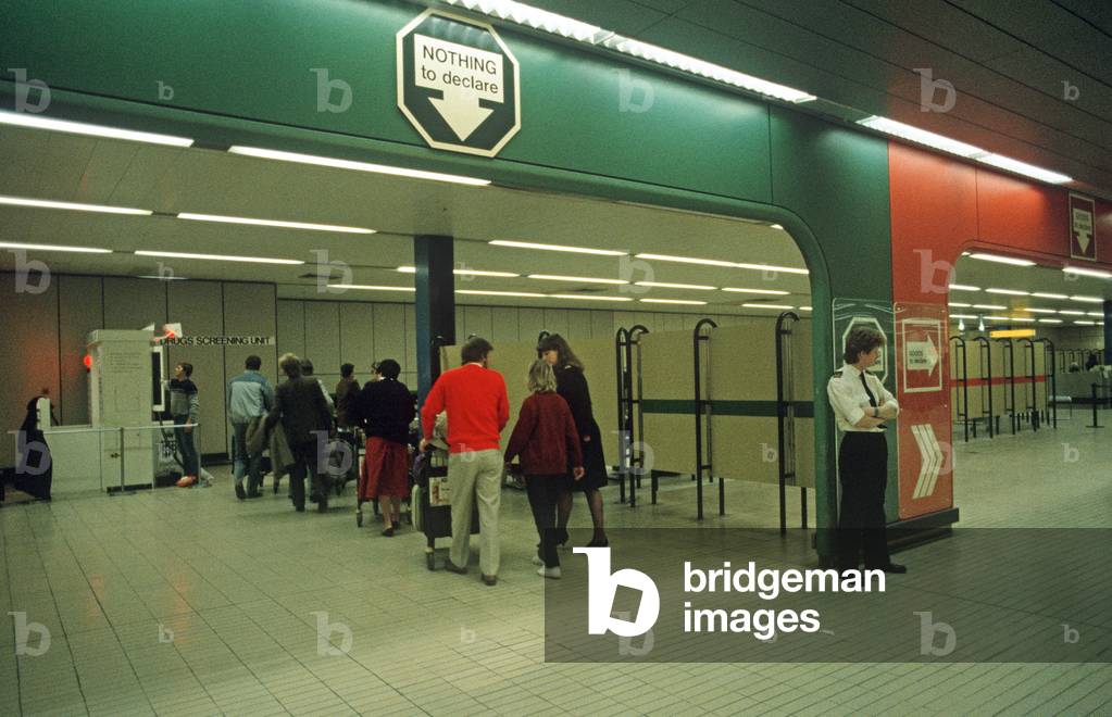 HM CUSTOMS & EXCISE. HEATHROW AIRPORT. 1980s