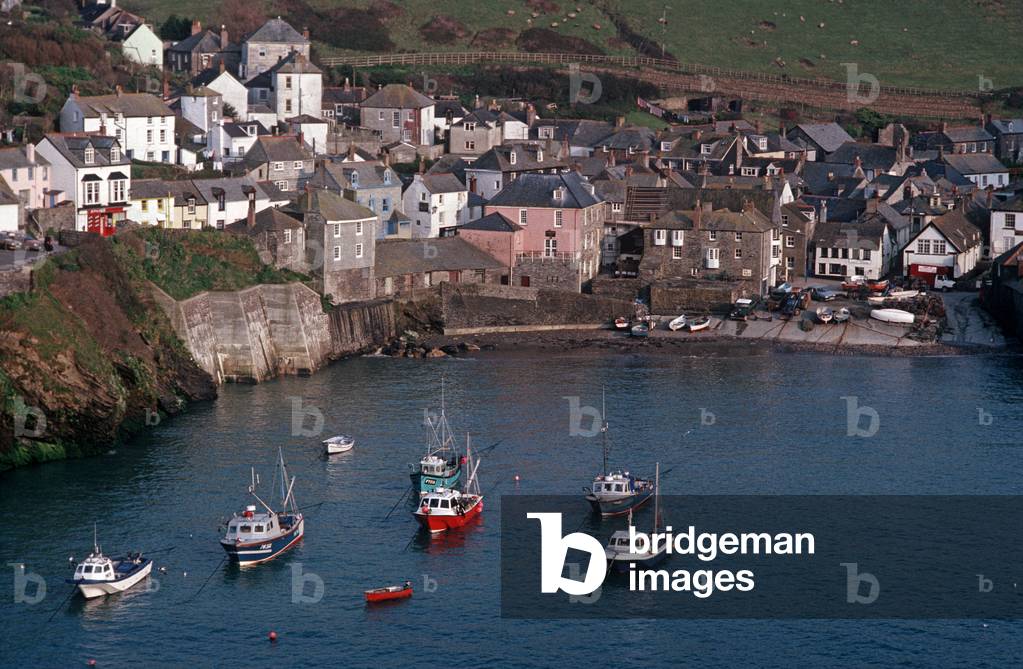 Port Isaac, Atlantic coast fishing village in North Cornwall, England, UK (photo)