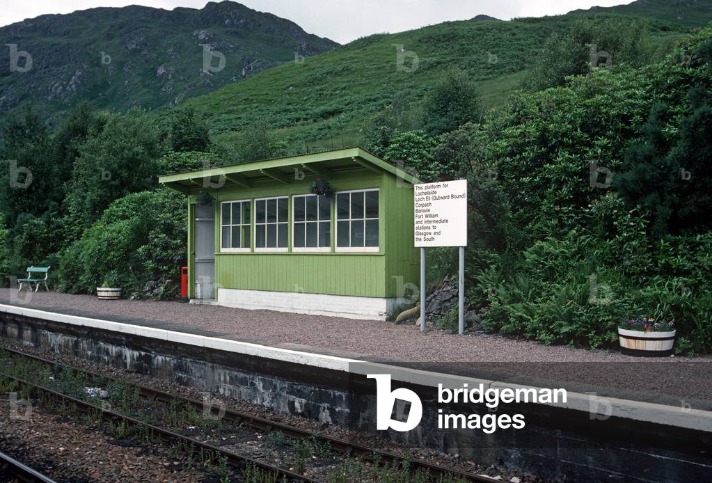 Waiting room at Arisaig railway station on the Fort William line of The West Highland Line, Scotland, 1989 (photograph)