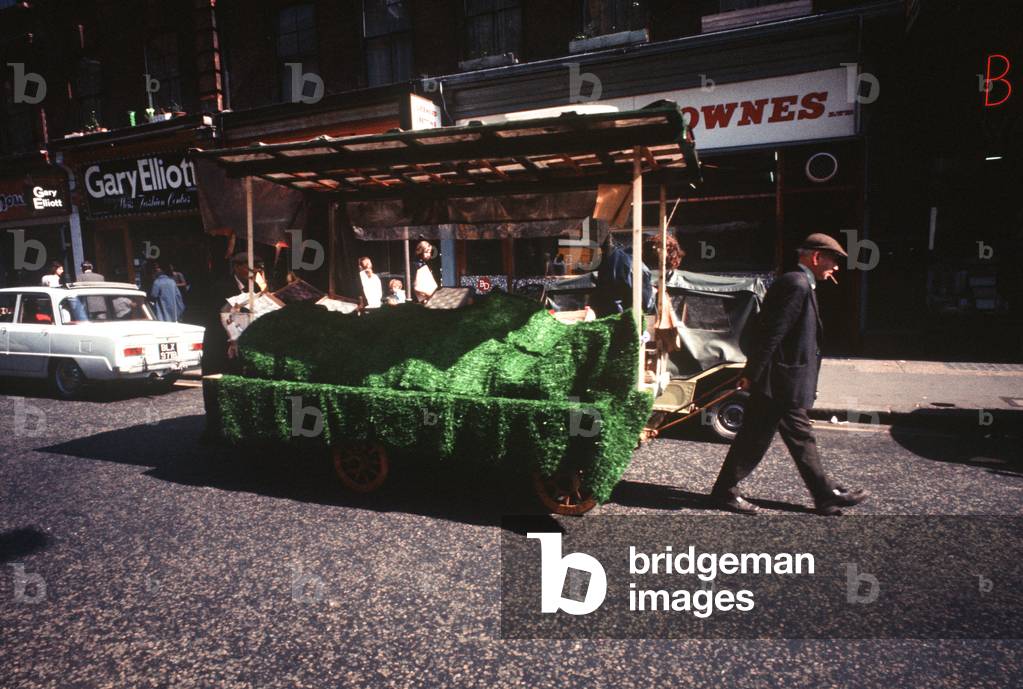 Stall holder, Berwick Street Market, Soho, London, UK, 1972 (photo)