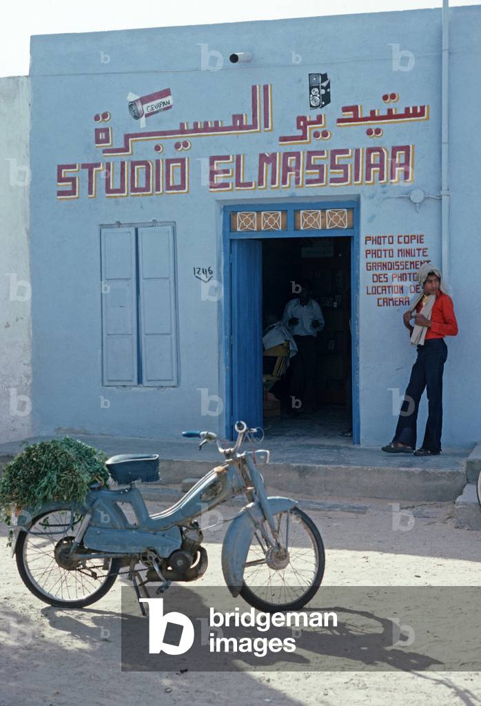 Photographers studio in South Tunisia, North Africa (photo)