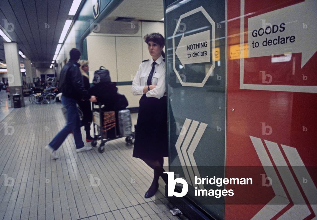HM CUSTOMS & EXCISE. HEATHROW AIRPORT. 1980s