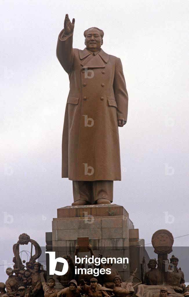 Chairman Mao statue, Shenyang, China. (photo)