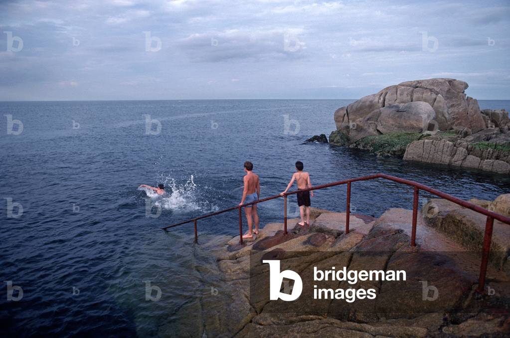 The Forty Foot Hole, the sea swimming point off Sandycove, referred to in James Joyce's 'Ulysses', Dublin, Ireland (photo)