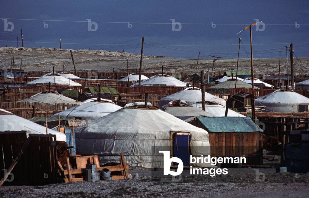 Yurt village in Gobi-Altai, Gobi-Altai Province, Gobi Desert, Mongolia, Asia