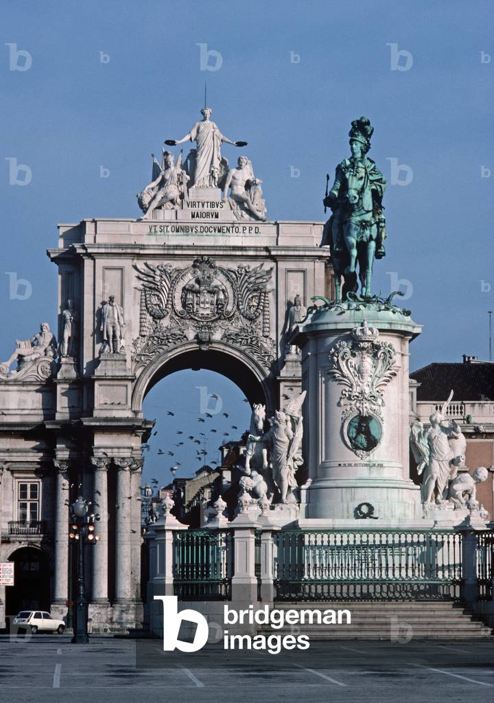 Statue of the 18th Century King of Portugal and the Algarves, Don Jose the First, Commerce Square, City of Lisbon, Portugal (photo)
