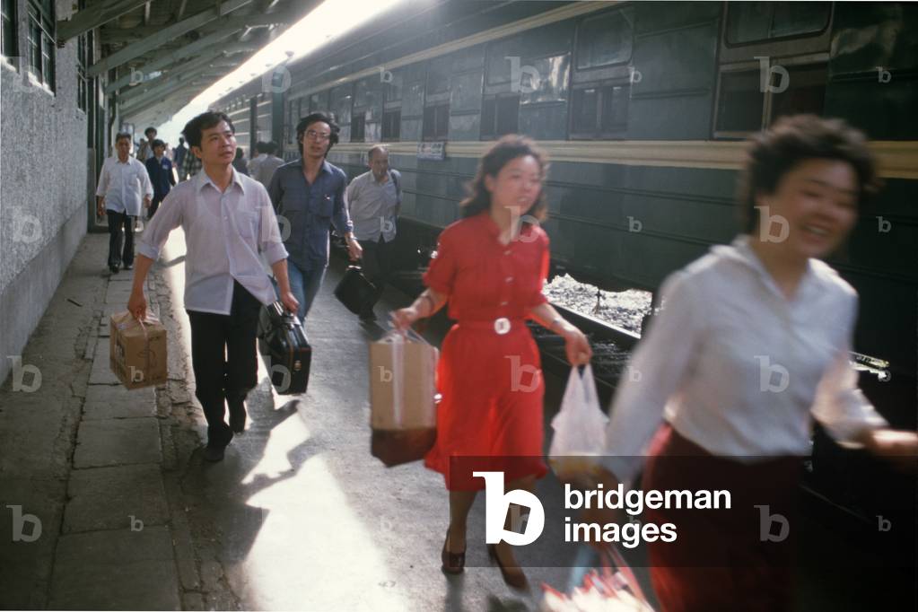 Chinese train passengers, China (photo)