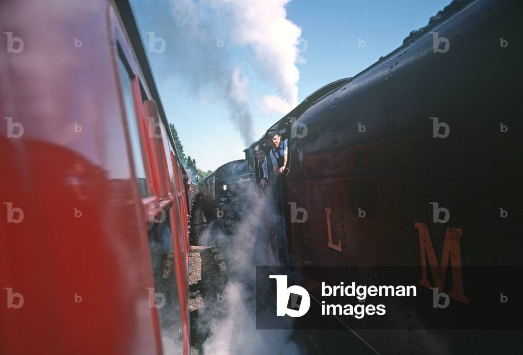 London Midland and Scottish (LMS) Jubilee Class steam locomotive 5690 at Bewdley station on the Severn Valley Heritage Railway, Shropshire & Worcester, England, UK, 1989 (photo)